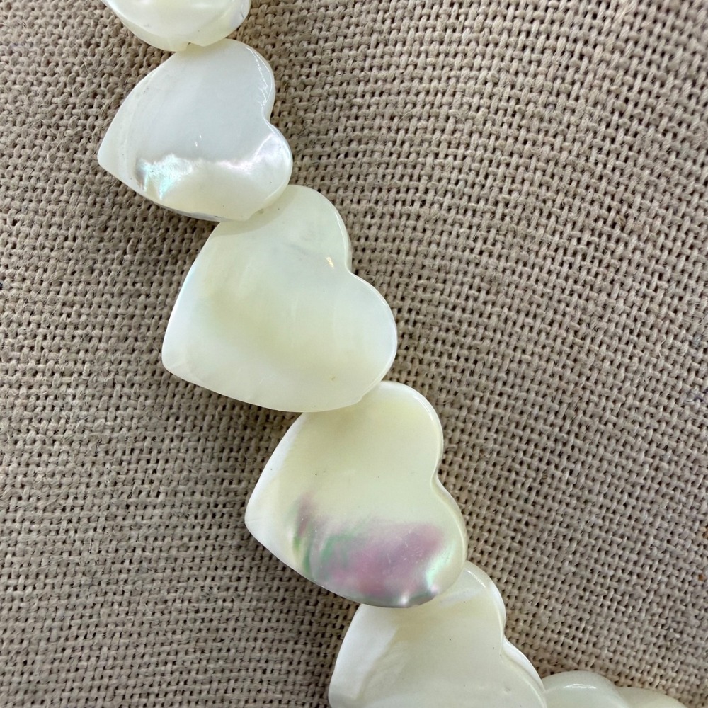 Vintage Avon Mother of Pearl Necklace Heart Signed 16" - Picture 4 of 10